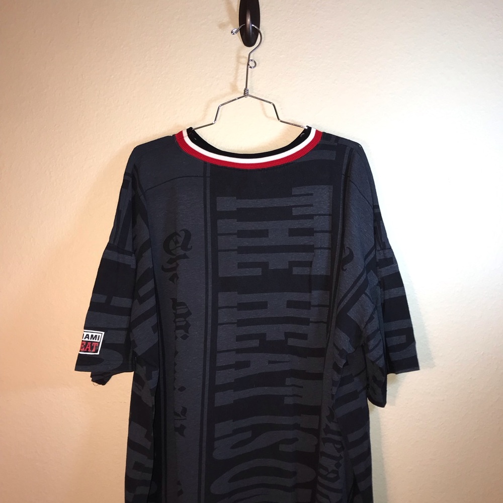‼️SOLD‼️ Miami Heat Vintage Graphic Tee 90’s - Picture 2 of 4